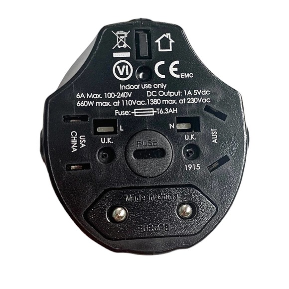 International Travel Adapter 1 AMP With USB Dual Charging Black - Picture 3 of 7